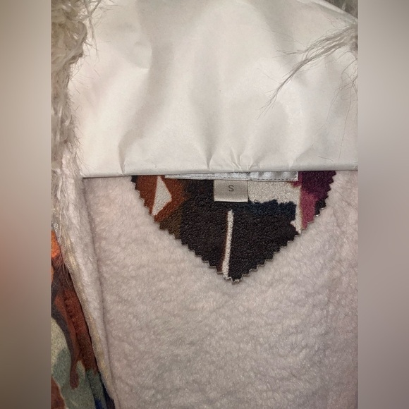 FABULOUS Furs Small Vest Multicolor - Picture 4 of 11